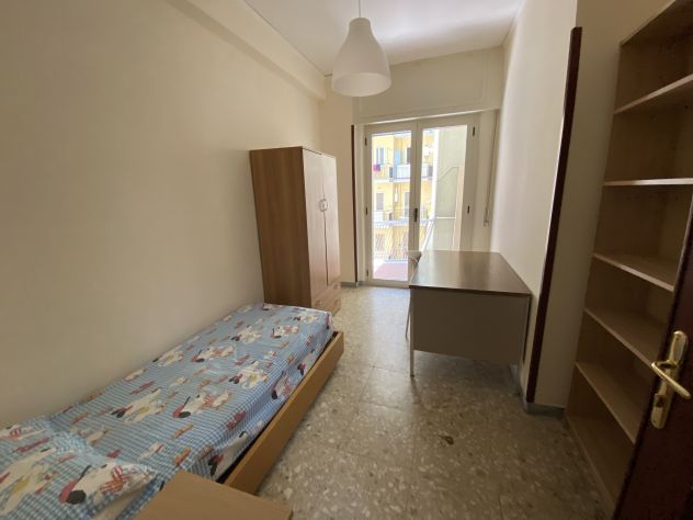 STANZA ARREDATA PER STUDENTESSE – NAPOLI FUORIGROTTA (VIA PIRANDELLO 5) - Foto 2