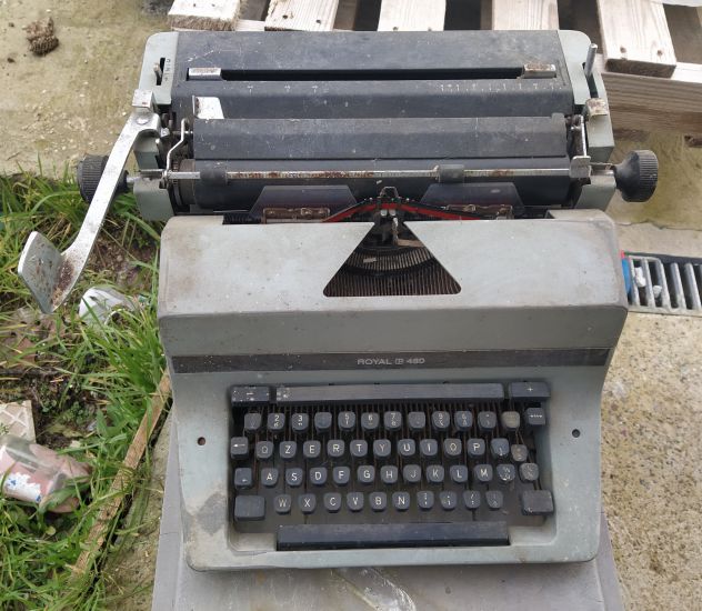 MACCHINA DA SCRIVERE -ROYAL 480