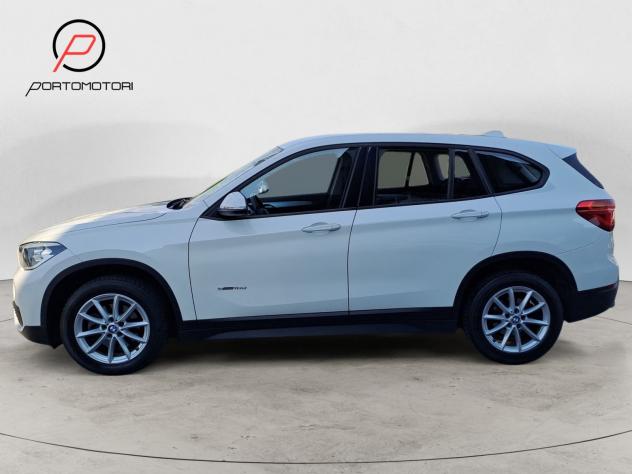 BMW X1 (F48) sDrive16d - Foto 2