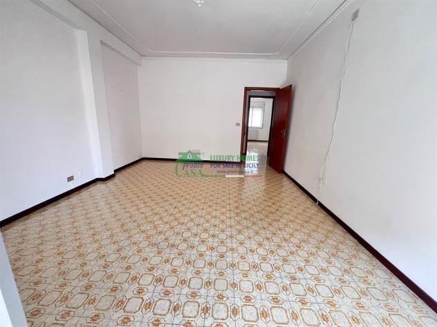 Rif: 2735 - Elegante appartamento di ampia metratura nel cuore di Comiso - Foto 3