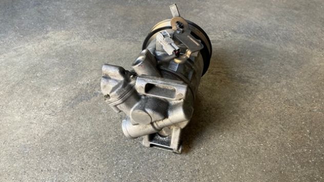 Compressore climatizzatore Toyota Yaris 1.0 benzina del 2009 (447220-9464) - Foto 4