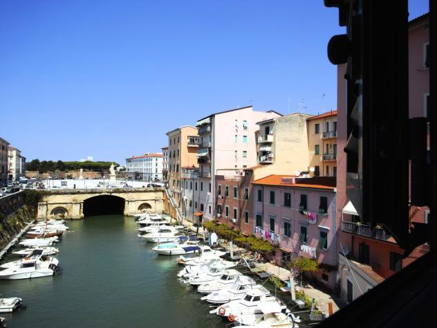 Pentalocale in vendita a Livorno