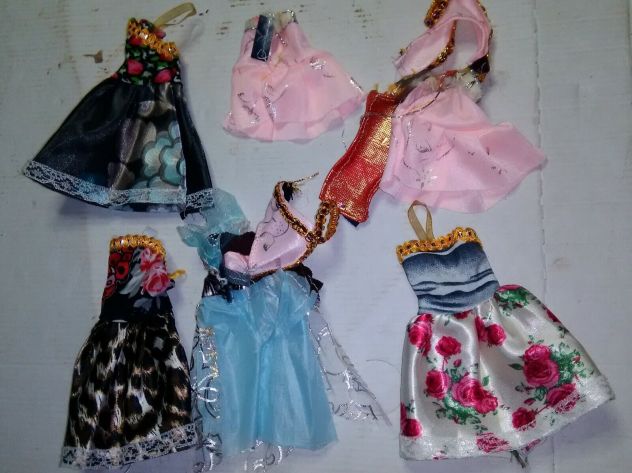 lotto di abitini per bambole barbie - Foto 6