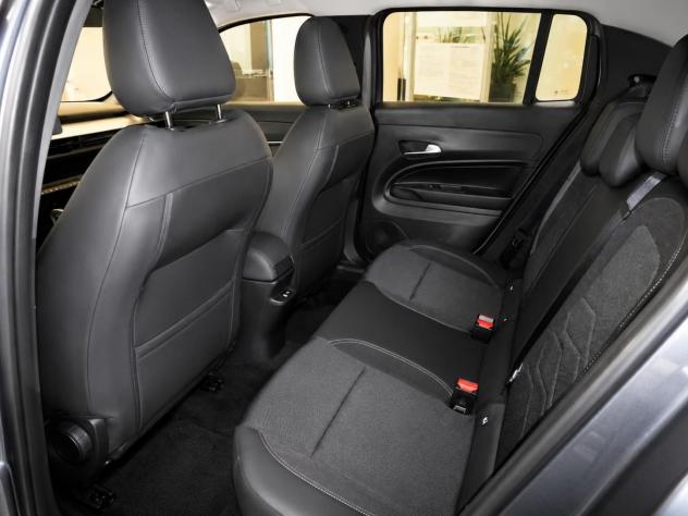 Jeep Avenger Avenger 1.2 Turbo 100 CV Summit - Foto 6