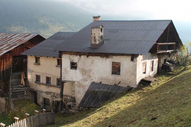 Complesso immobiliare a Colle Santa Lucia in ottima posizione