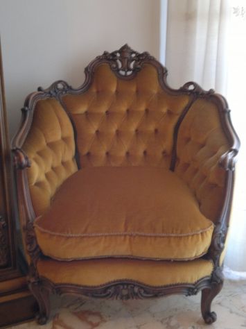Due poltrone in stoffa con cuscino