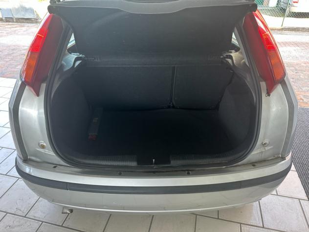 Ford Focus 1.8 TDCi 115CV (12 RATE) - Foto 9