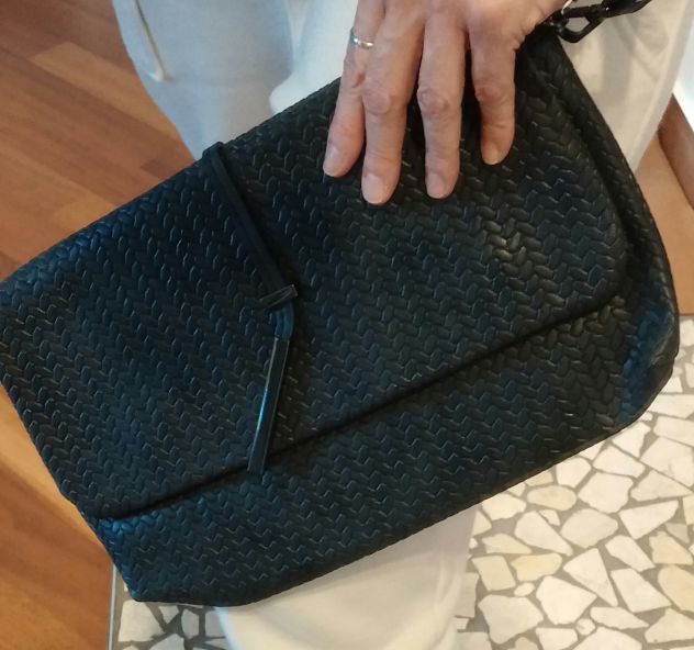 BORSA/POCHETTE ECOPELLE GRIGIA - Foto 6