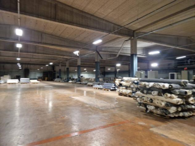 Immobile di 6500 m² con più di 5 locali in affitto a Inveruno - Foto 17