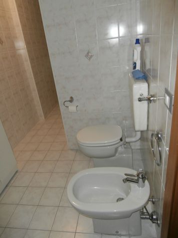 AFFITTASI CAMERA DOPPIA USO SINGOLA CON BAGNO PERSONALE / ZONA STADIUM - Foto 5