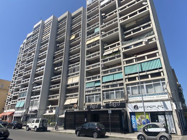 AFFITTASI STANZA PER STUDENTESSA/LAVORATRICE – Latina centro in Via Fratelli Ban