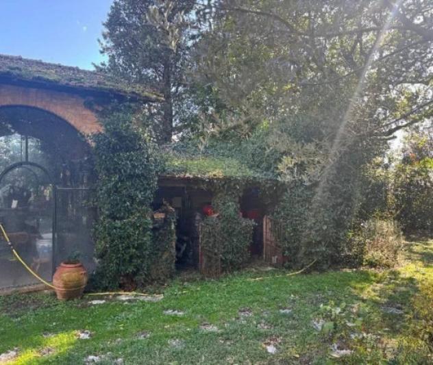 Immobile in asta di 406 m² con più di 5 locali in vendita a Chiusi