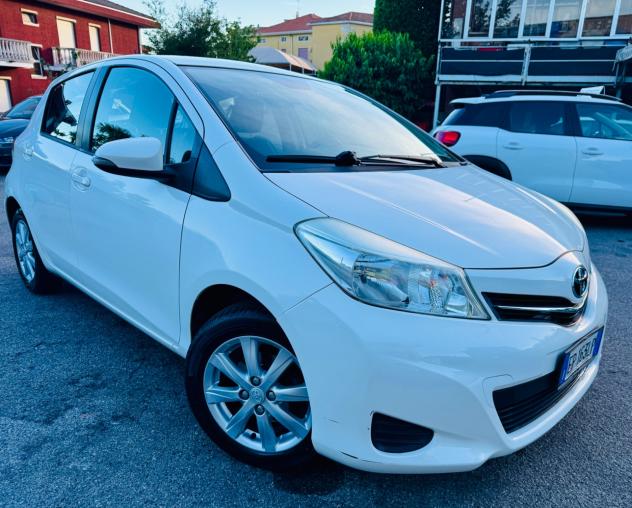 Toyota Yaris 1.0 5 porte Lounge OK NEOPATENTATI - Foto 2