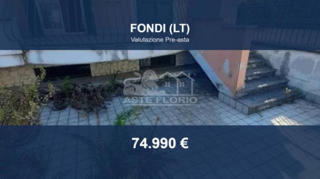 Immobile in asta di 97 m², box auto in vendita a Fondi
