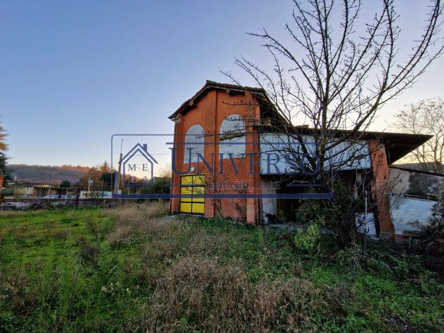CASA INDIPENDENTE SU QUATTRO LIVELLI CON GIARDINO E RIMESSE - Foto 6