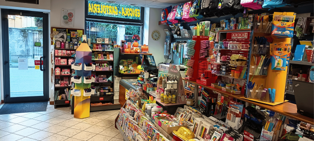 Cedesi edicola, cartoleria art. regalo — attiva da 25 anni — fatturato 232.000 € - Foto 3