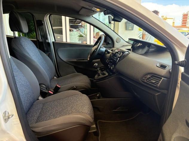 Lancia Ypsilon 1.0 FireFly 70cv S&S Hybrid SILVER - Foto 9