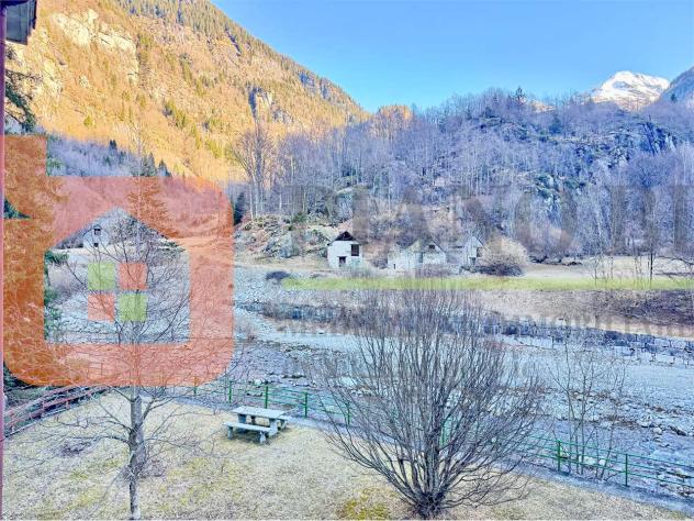 V000562 - TRILOCALE SU DUE LIVELLI CON POSTO AUTO E CANTINA - Foto 13