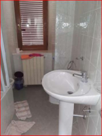 Immobile in asta di 151 m² con più di 5 locali e box auto in vendita a Sellano - Foto 9