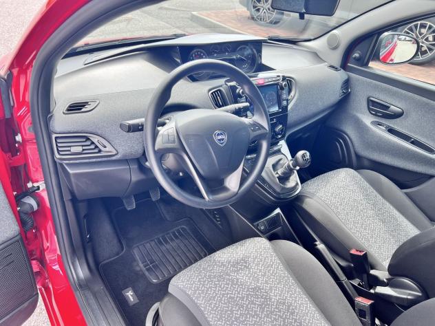 Lancia Ypsilon 1.0 FireFly 70cv Hybrid Silver - Foto 10