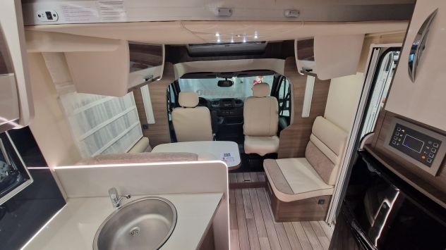 Camper Semintegrale Mclouis Yearling 83 2024 5 posti - Foto 9