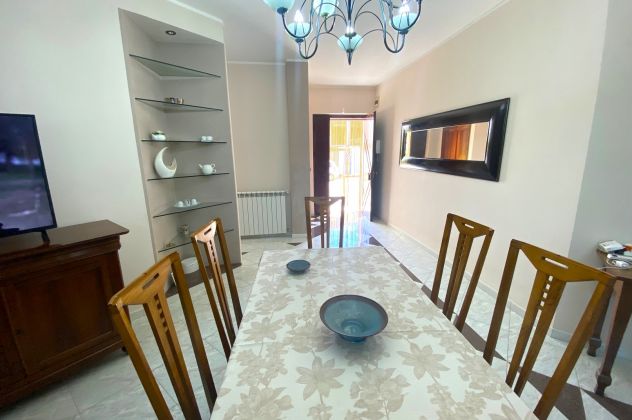 MERAVIGLIOSA VILLA CON AMPIO GIARDINO - ZONA CENTRALE - MONDRAGONE - Rif. V2897 - Foto 5