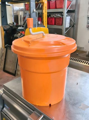 centrifuga per insalata manuale usata