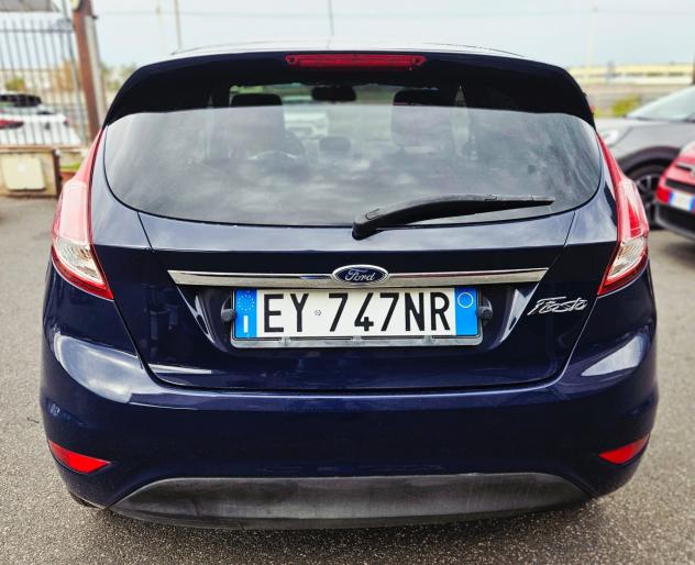 Ford Fiesta 1.5 TDCi 75CV 2015 - Foto 2