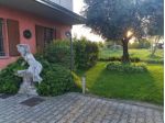 Casa indipendente di 300 m² con più di 5 locali e box auto in vendita a Soliera