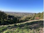 Terreno con vista panoramica immerso nei boschi