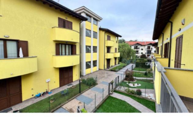 Immobile in asta di 177 m², box auto in vendita a Jerago con Orago