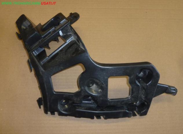 SUPPORTO LAT. PARAURTI POST. S. STAFFA POST.SX  Carrozzeria  Lamierati esterni  Paraurti RENAULT - CAPTUR - 01-04-2013 -