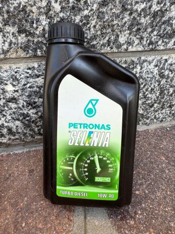 OLIO PETRONAS SELENIA