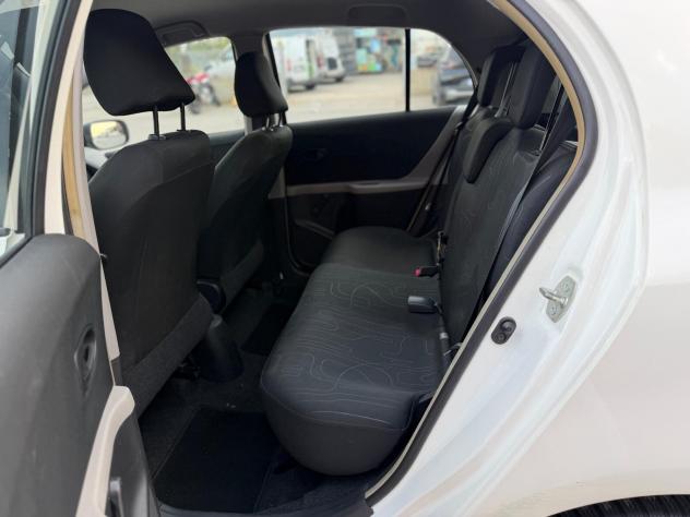Toyota Yaris 1.0 5 porte Now - Foto 7