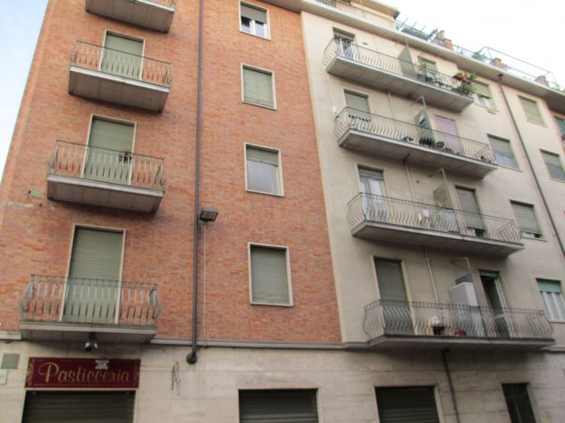 Offro camera in affitto vicino al Poli a studente