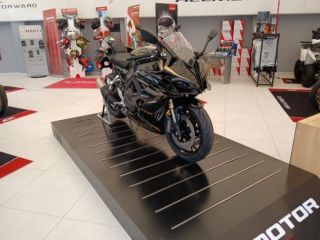 QJ Motor             SRK 800RR .