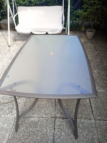 Tavolo da giardino con 6 sedie e dondolo - Foto 2