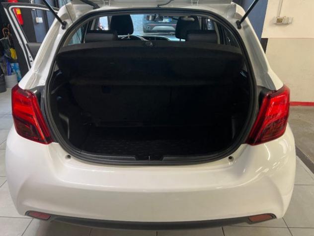 TOYOTA Yaris 1.0 5 porte Lounge rif. 24136508 - Foto 9