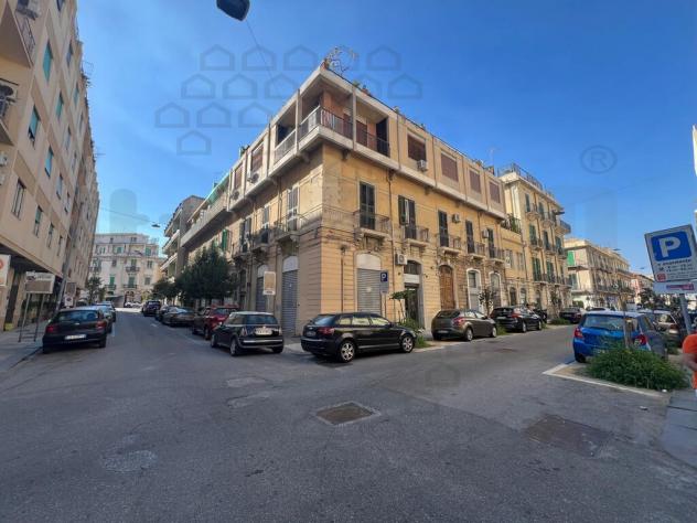 APPARTAMENTO di 7 vani e di 280 mq (MESSINA) rif. 2VS17263