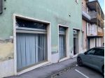 N2600SP - Affittiamo negozio 135 mq fronte strada