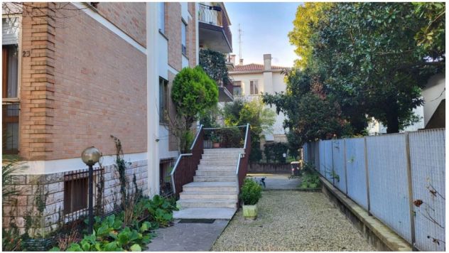 ASTA A PADOVA – VIA BERNARDI APPARTAMENTO, GARAGE, MAGAZZINO E SOFFITTA - Foto 2