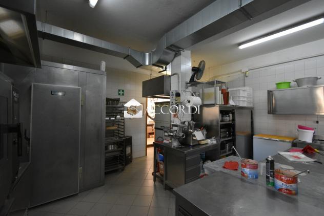 ATTIVITA'/LIC.COMMERCIALE di 3 vani e di 150 mq (CONEGLIANO) rif. DT6 - Foto 3