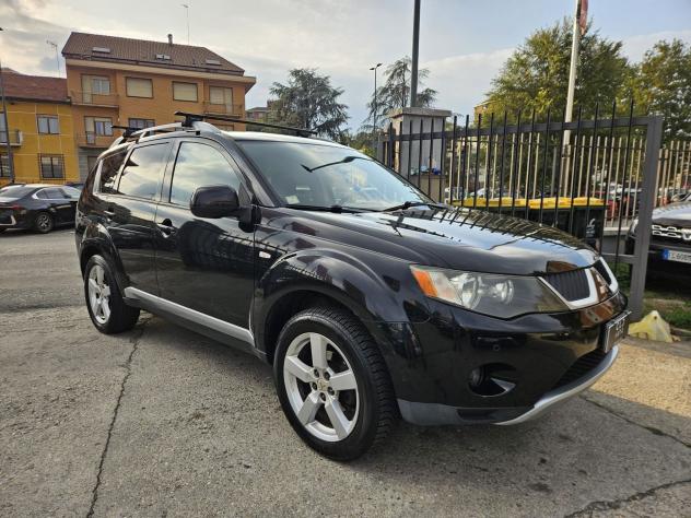 Mitsubishi Outlander Outlander 2.0 di-d 7POSTI GANCIO TRAINO - Foto 2