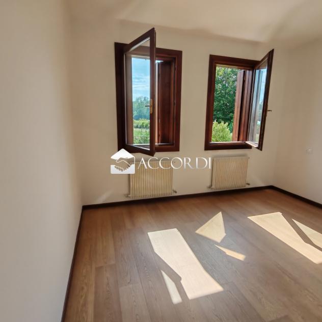 APPARTAMENTO di 2 vani e di 65 mq (ASOLO) rif. BL143