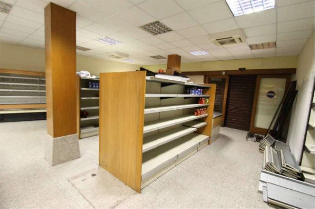 Palazzo / Stabile di 450 m² con più di 5 locali in vendita a Galbiate - Foto 6