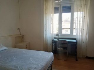Centro storico luminosa singola per studentessa libera da Settembre