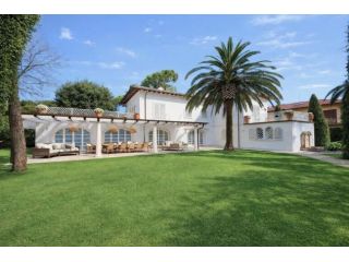 Villa in affitto a Roma Imperiale - Forte dei Marmi 500 mq  Rif: 1393656