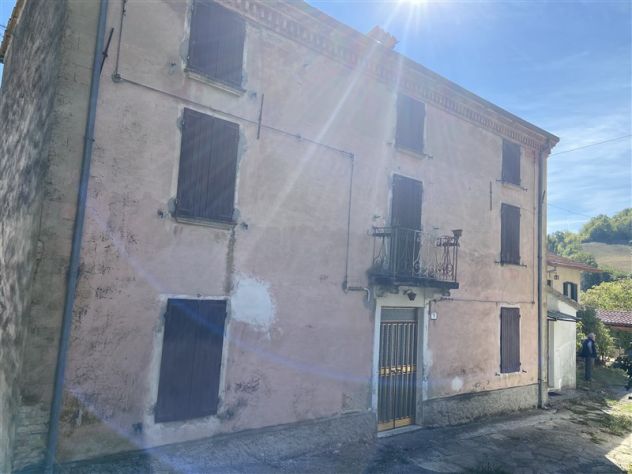 Rustico indipendente con fienile/stalla e giardino - Foto 2