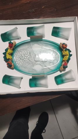 Vassoio in vetro con bicchierini da liquore