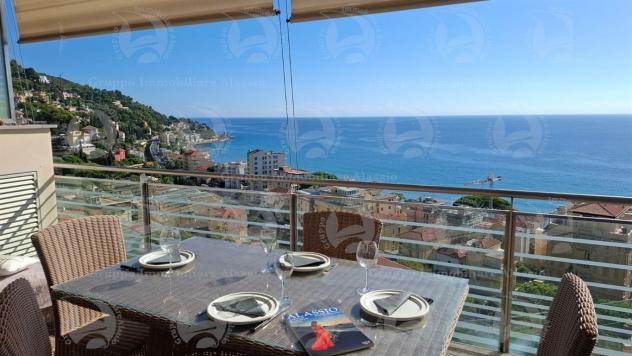 Alassio, appartamento vista mare con terrazzo vivibile, posto auto coperto e cantina - Foto 7